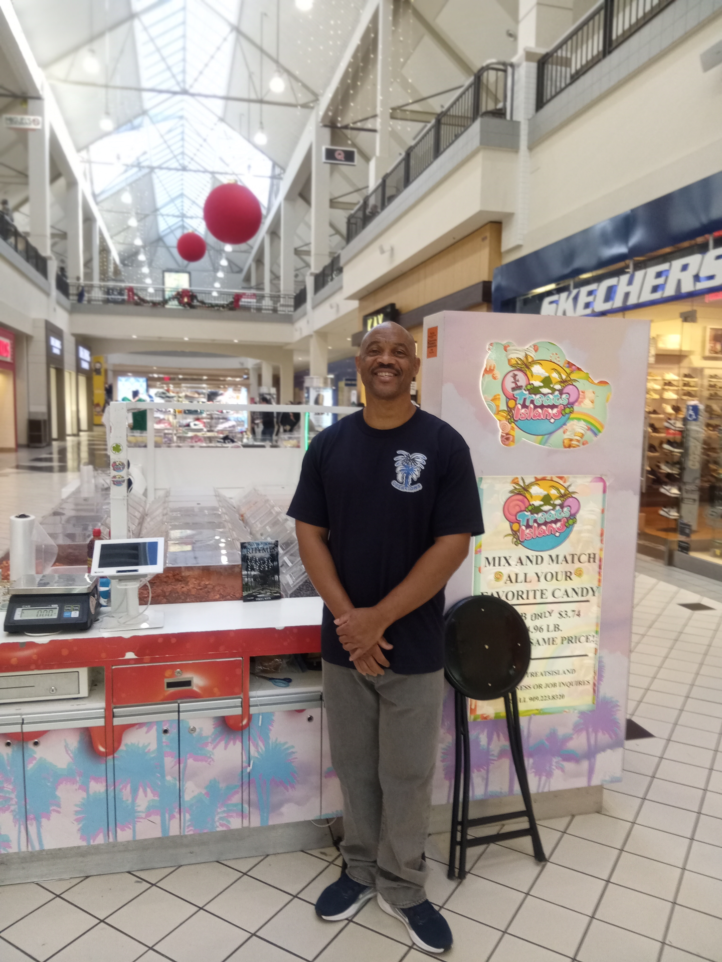 Treats Island candy shop — mall pop-up